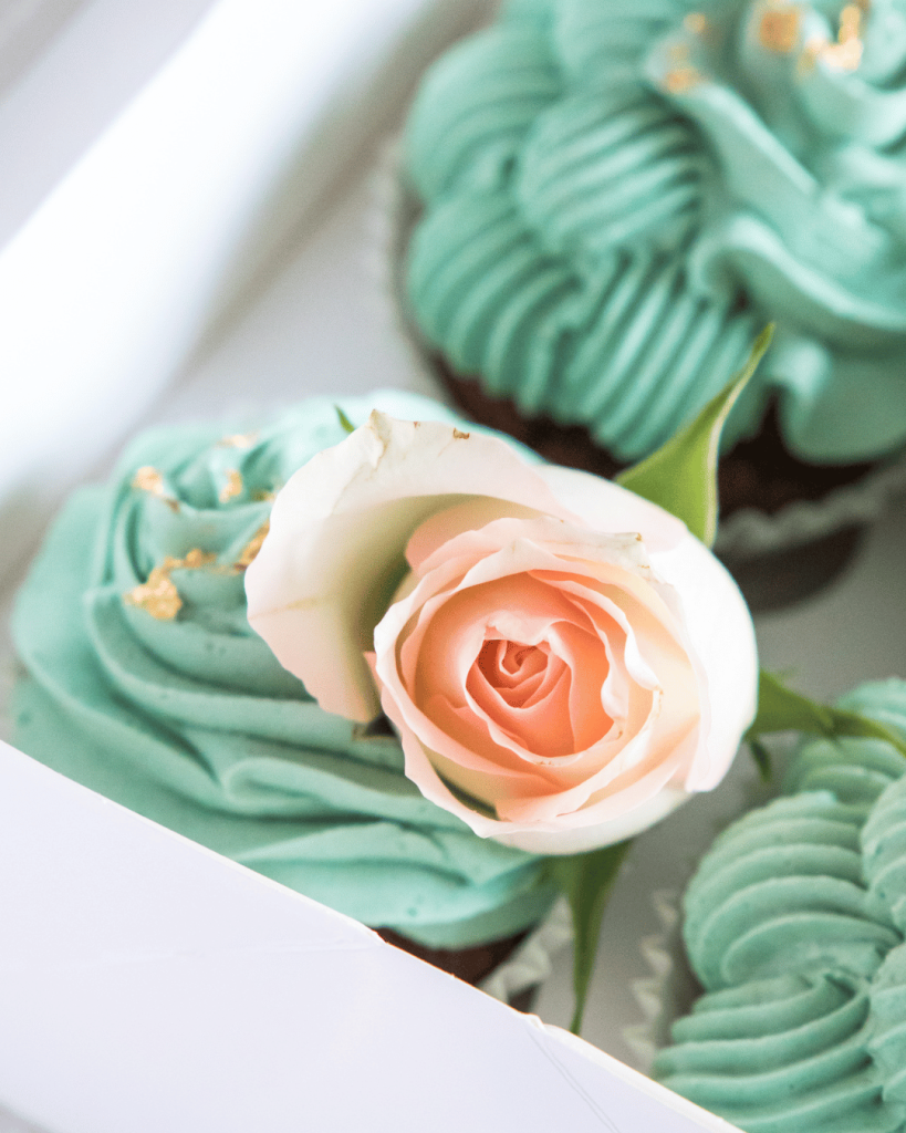fresh-flower-cupcakes